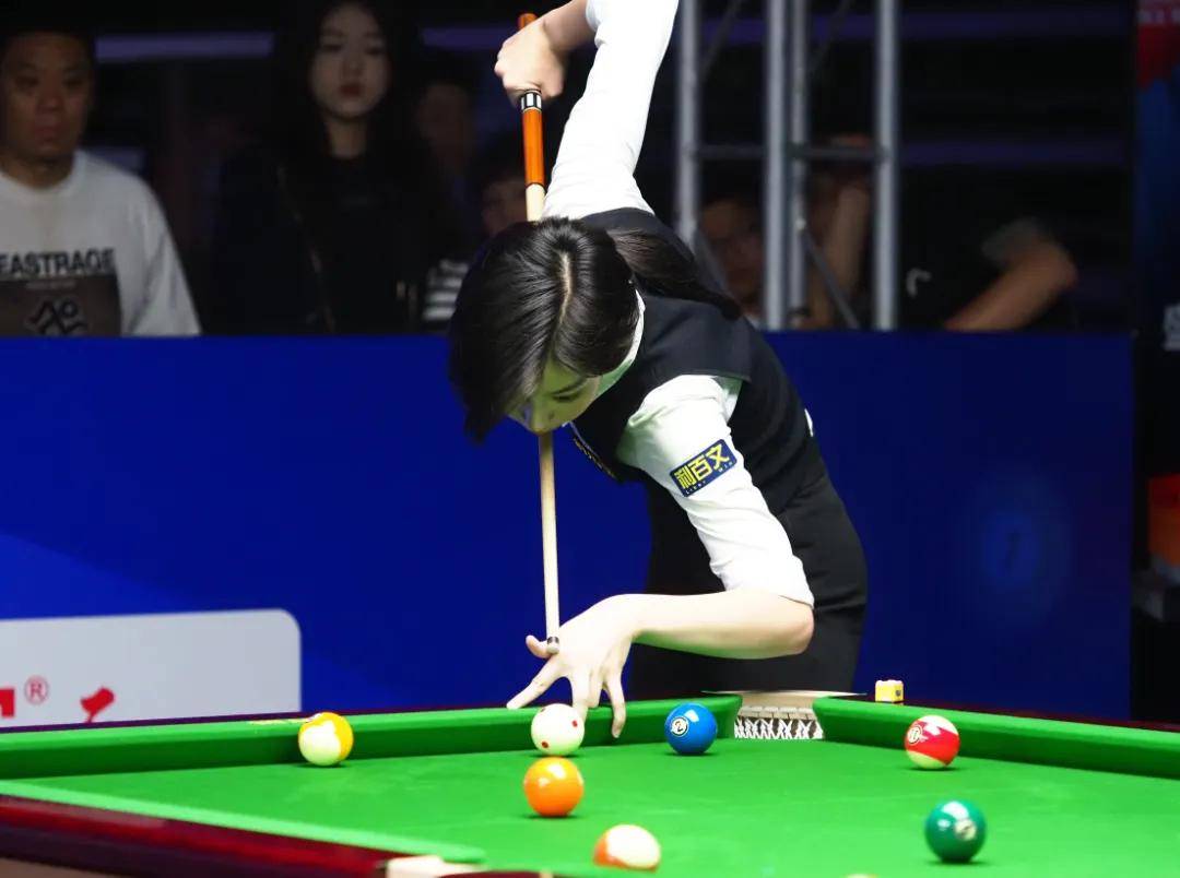 的足球背景 的足球背景