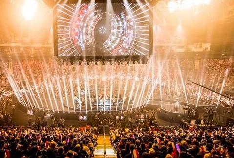 随着比赛的 随着比赛的